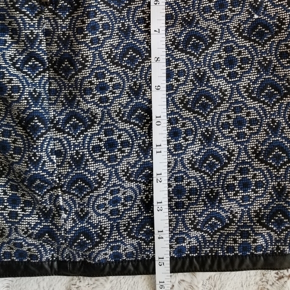 Express Exotic Pattern Mini Skirt Small Cutout 2 - Picture 6 of 8